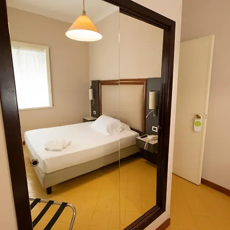 Hotel Grand Lamezia 4*